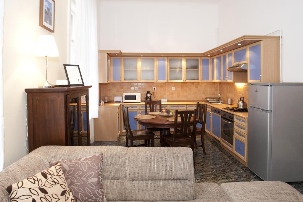 Liana-Luxury And Central Flat Boedapest Kamer foto